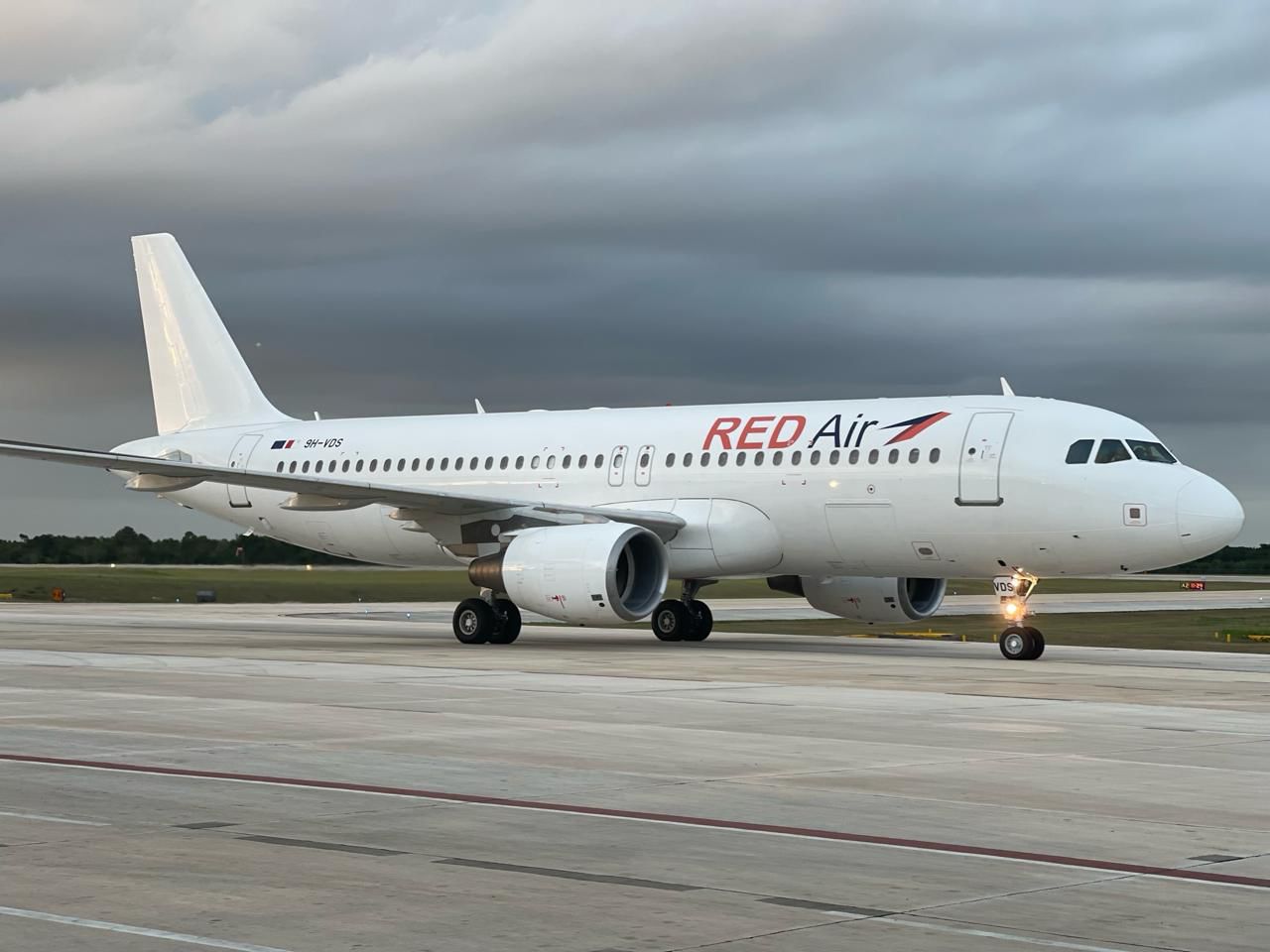 Nuevo avión para Red Air: llega su primer A320