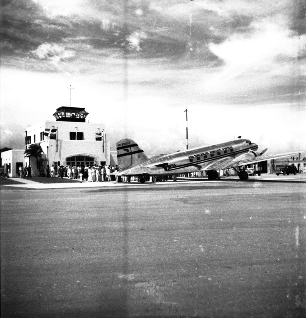 DC-3-Pan-Am-Santo-Domingo